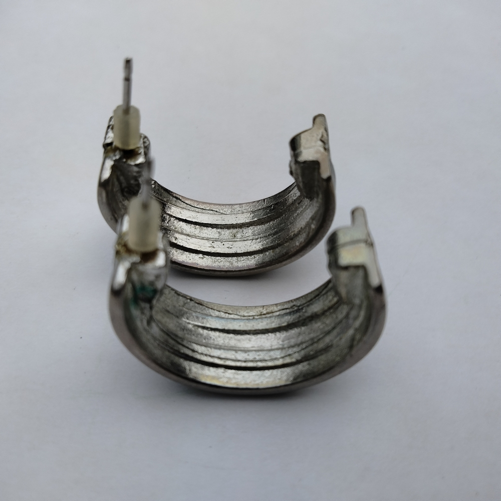 Vintage Green Enameled Half Hoop Earrings Pierced Silver Tone - Picture 6 of 9